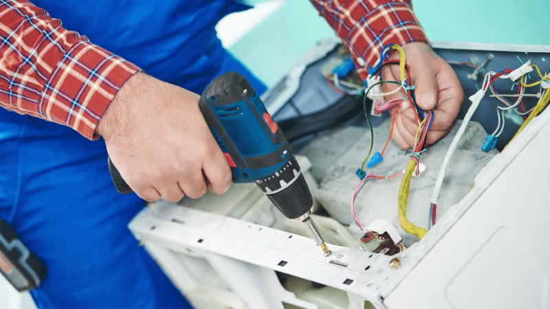 Köprübaşı Daylux Daylux çamaşır makinesi kart tamiri – Su almama arızası orijinal parça ile giderildi. - Teknik servis örneği